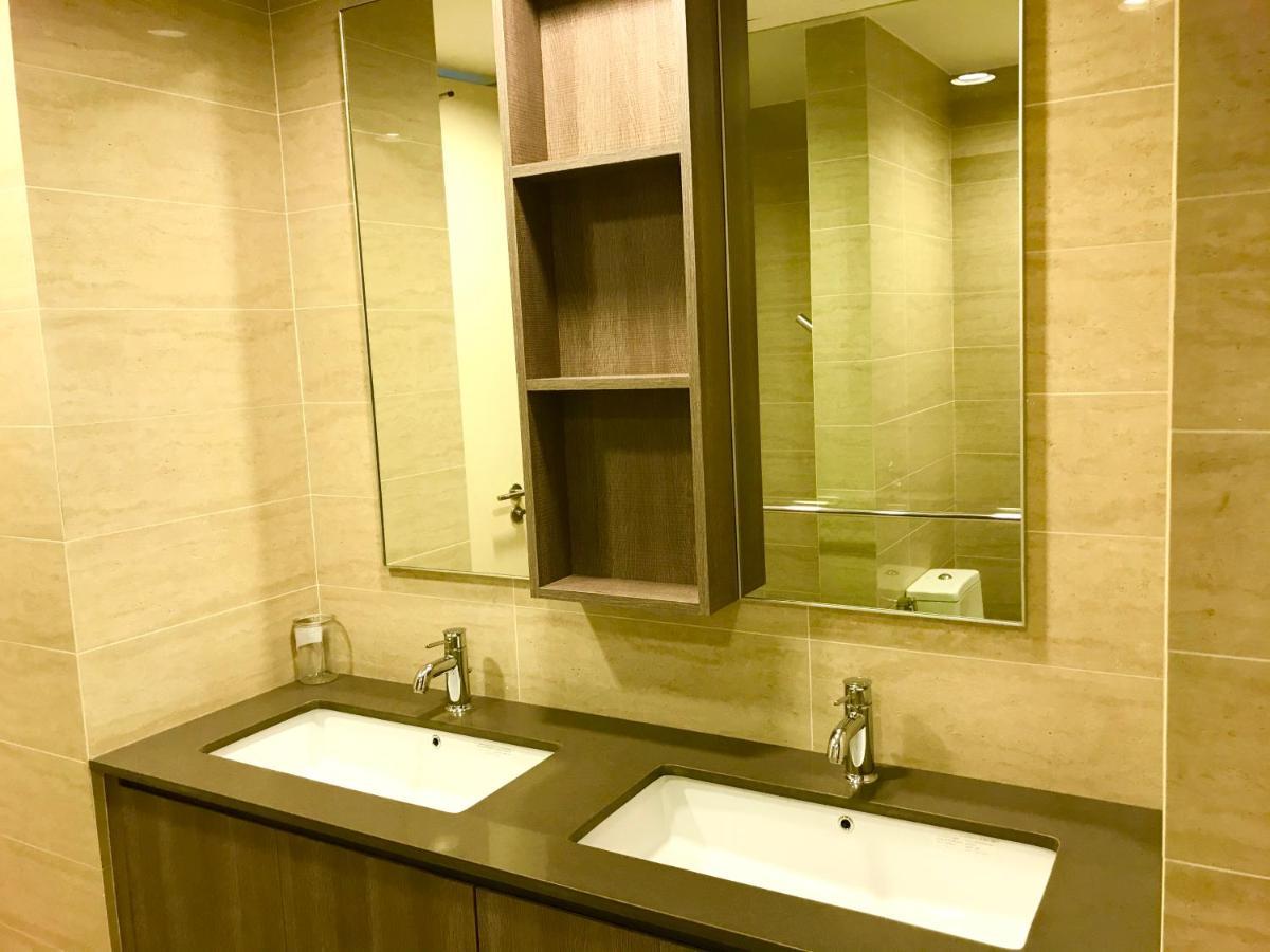 By The Beach - Luxury 2 Bedrooms Family Suite Batu Ferringhi Exterior photo